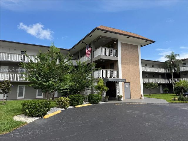 3 of 16 - 5200 Washington Street #207, Hollywood, FL