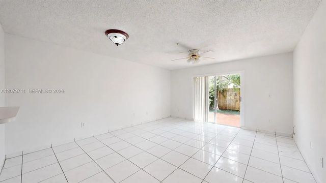 8183 Nw 8th Street #c2, Miami
