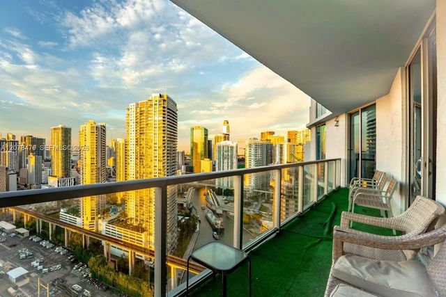 2 of 45 - 185 Sw 7th Street #3609, Miami, FL