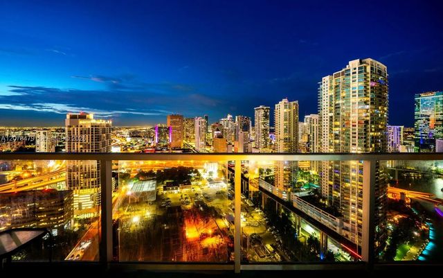 3 of 45 - 185 Sw 7th Street #3609, Miami, FL