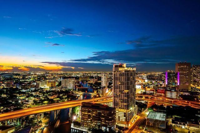 4 of 45 - 185 Sw 7th Street #3609, Miami, FL