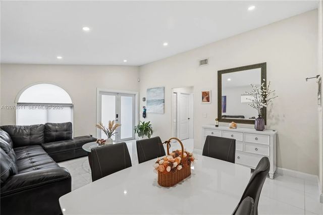 5 of 25 - 7456 W 34th Lane, Hialeah, FL