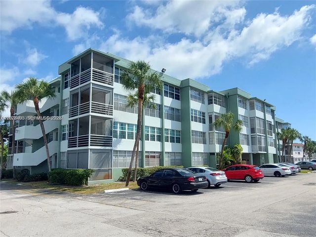 2741 Taft Street #212, Hollywood
