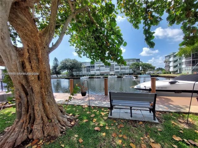 4 of 41 - 2741 Taft Street #212, Hollywood, FL