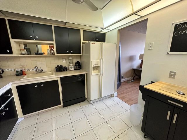 5 of 41 - 2741 Taft Street #212, Hollywood, FL