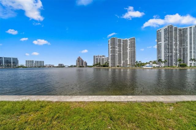 2 of 10 - 18970 N Bay Road, Sunny Isles Beach, FL
