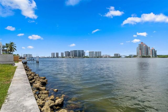3 of 10 - 18970 N Bay Road, Sunny Isles Beach, FL