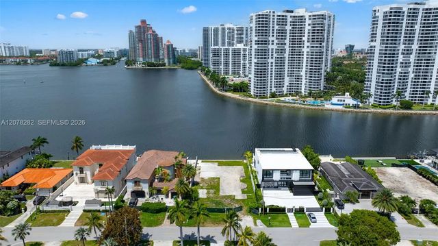 5 of 10 - 18970 N Bay Road, Sunny Isles Beach, FL
