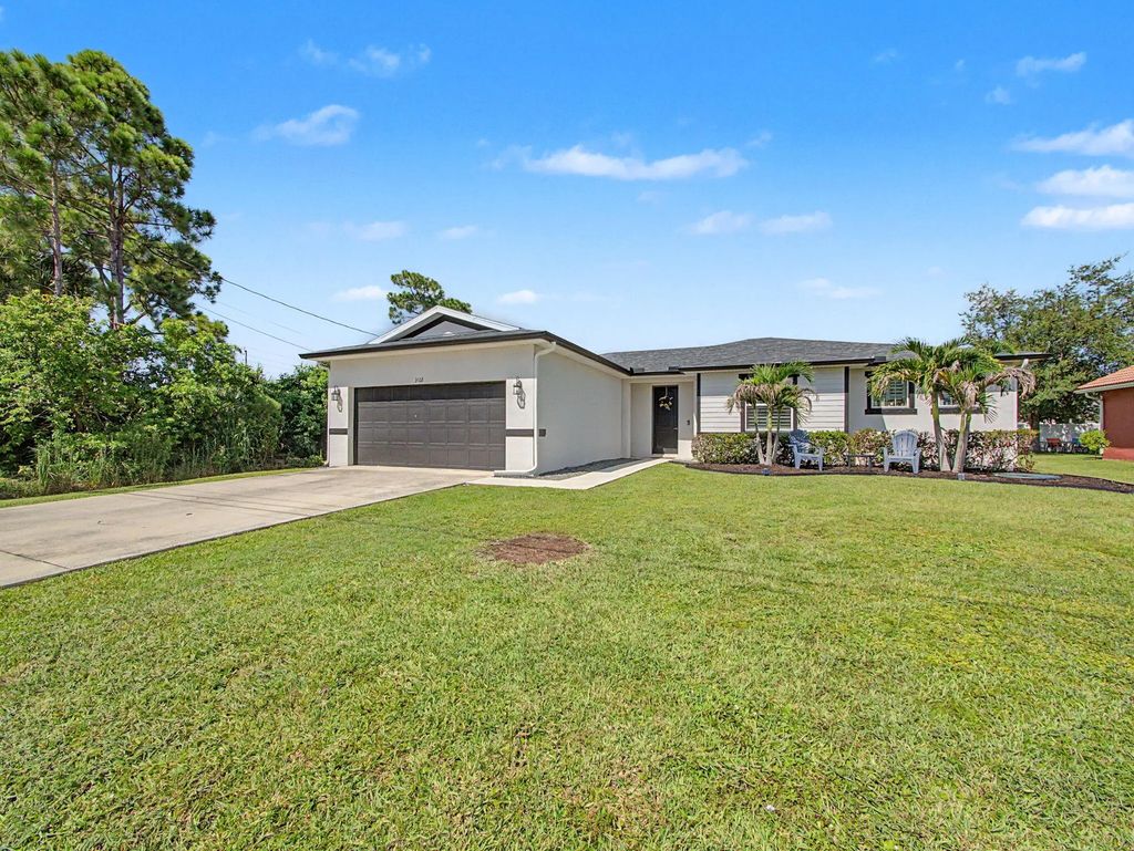 3182 Sw Fambrough Street, Port St. Lucie