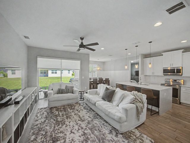3 of 28 - 3182 Sw Fambrough Street, Port St. Lucie, FL
