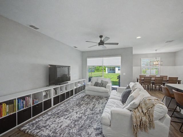 5 of 28 - 3182 Sw Fambrough Street, Port St. Lucie, FL
