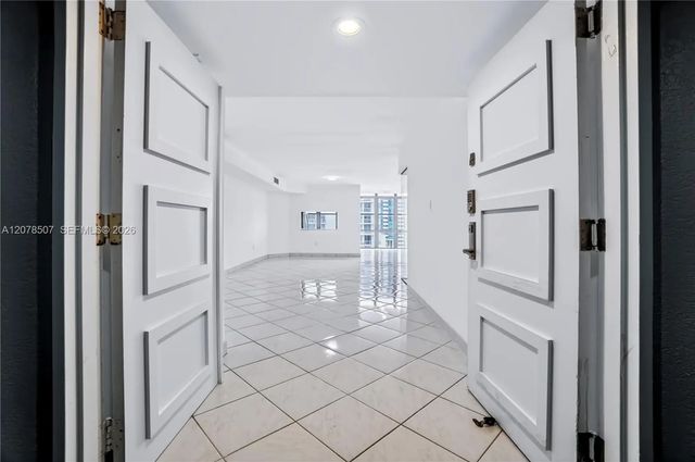 5 of 85 - 6423 Collins Avenue #1702, Miami Beach, FL