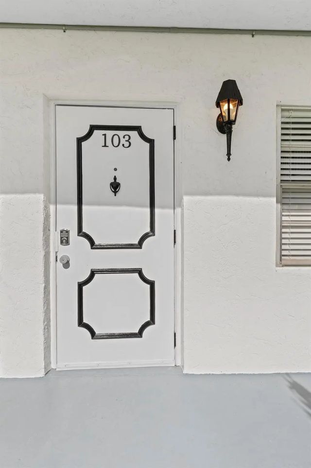 3 of 27 - 1127 S Federal Highway #103, Lake Worth Beach, FL