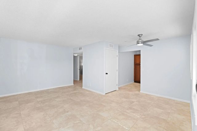 4 of 27 - 1127 S Federal Highway #103, Lake Worth Beach, FL