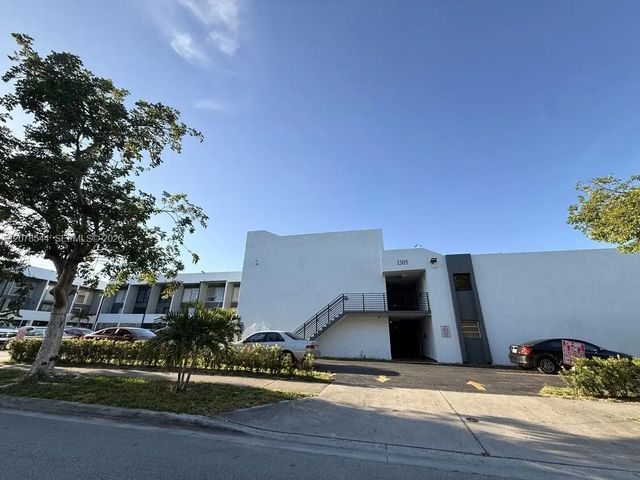 1305 W 46th Street #108, Hialeah