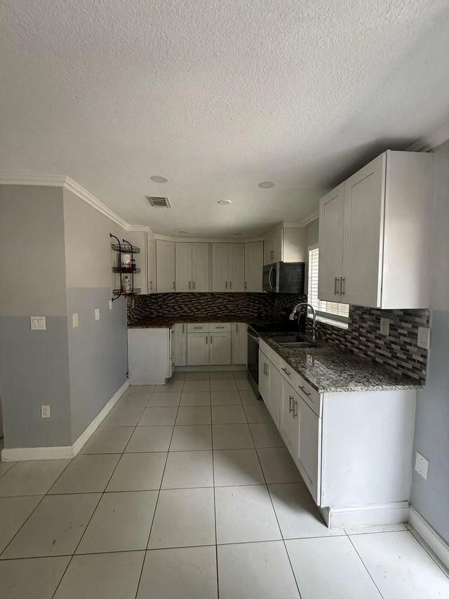3 of 11 - 19802 Nw 33rd Court, Miami Gardens, FL