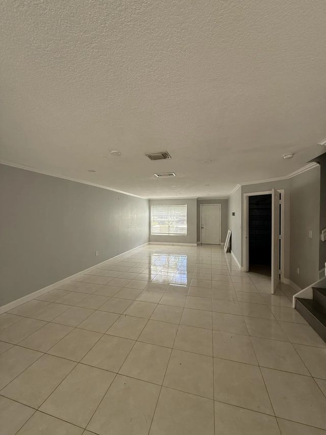 5 of 11 - 19802 Nw 33rd Court, Miami Gardens, FL