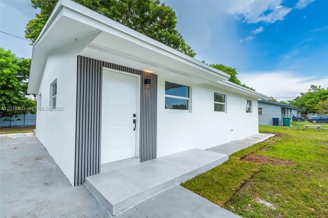 3 of 44 - 655 Sw 6th Terrace, Florida City, FL