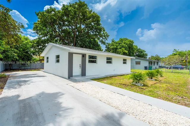 4 of 44 - 655 Sw 6th Terrace, Florida City, FL