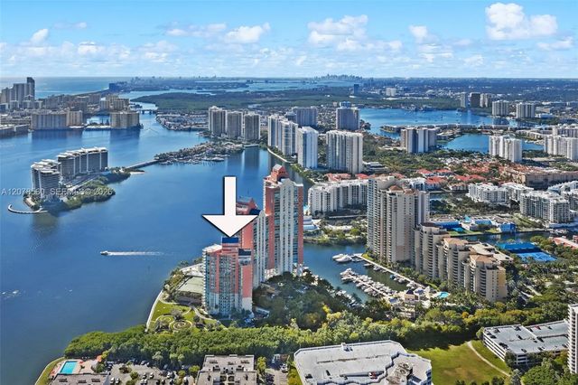 5 of 32 - 3370 Hidden Bay Drive #2102, Aventura, FL