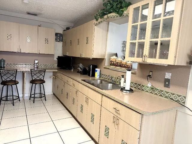 4 of 10 - 1340 W 36th Street, Hialeah, FL