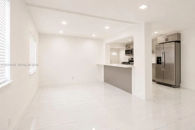 4 of 25 - 5225 Ne 1st Avenue, Fort Lauderdale, FL