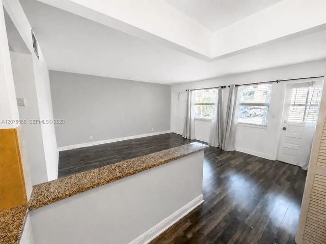 3 of 29 - 4050 Ne 12th Terrace #11-1, Oakland Park, FL