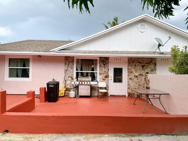 5045 Se Driftwood Avenue, Stuart
