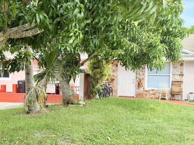 3 of 5 - 5045 Se Driftwood Avenue, Stuart, FL