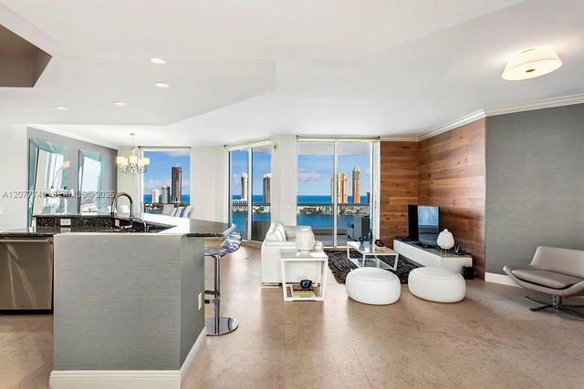 6000 Island Boulevard #2204, Aventura
