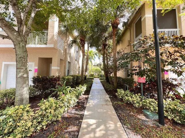 117 Lighthouse Circle #j, Tequesta