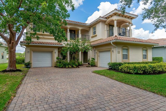 428 Cresta Circle, West Palm Beach
