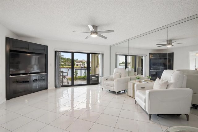 4 of 23 - 1101 S Riverside Drive #103, Pompano Beach, FL
