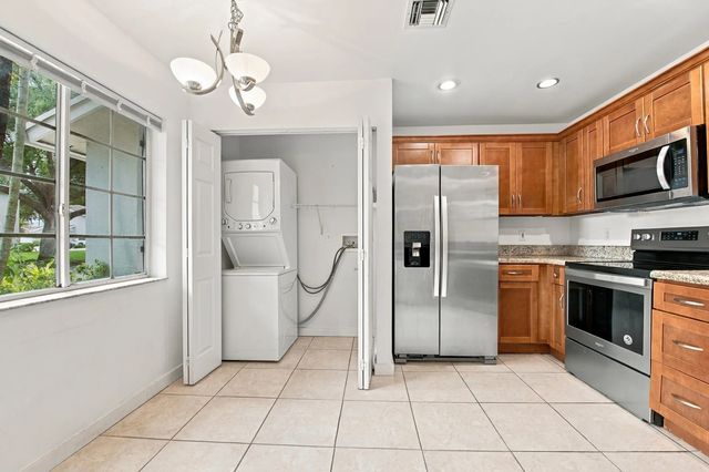 5 of 47 - 4441 Sw 11th Place, Deerfield Beach, FL