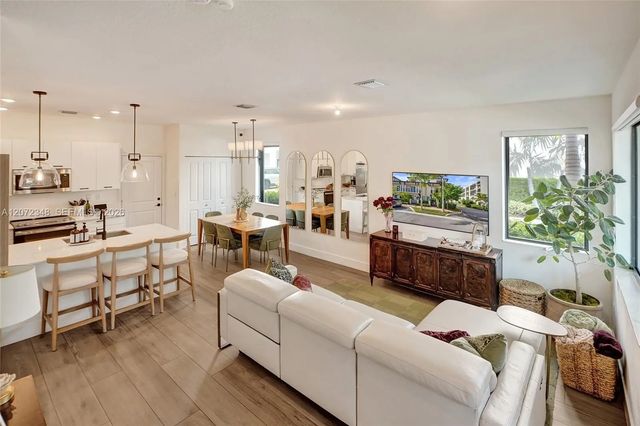 3 of 109 - 8166 Nw 42nd Street, Doral, FL