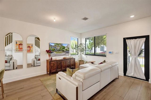 4 of 109 - 8166 Nw 42nd Street, Doral, FL