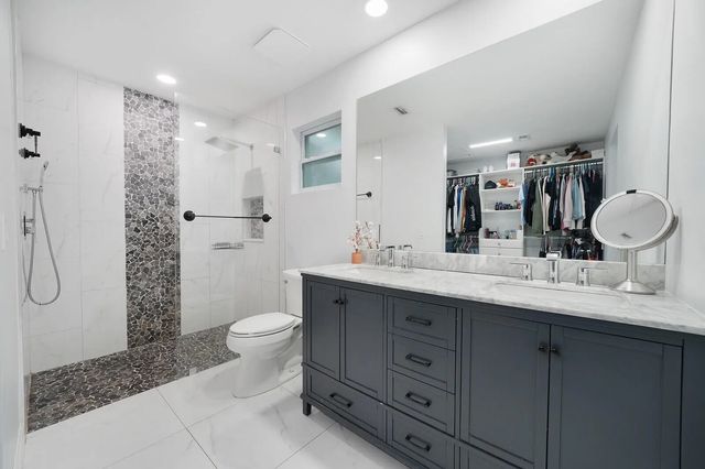 4 of 33 - 230 Ponce De Leon Street, Royal Palm Beach, FL