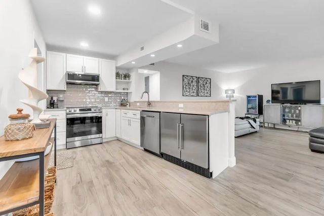 2 of 38 - 4848 Ne 23rd Avenue #8a, Fort Lauderdale, FL