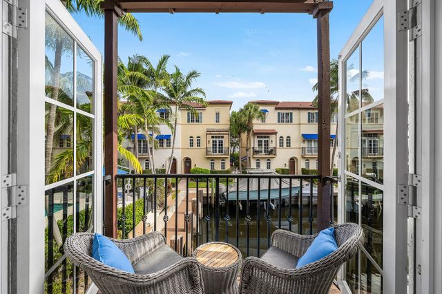 4 of 34 - 813 Estancia Way, Boynton Beach, FL