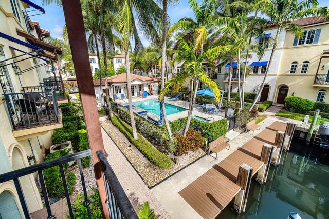 5 of 34 - 813 Estancia Way, Boynton Beach, FL