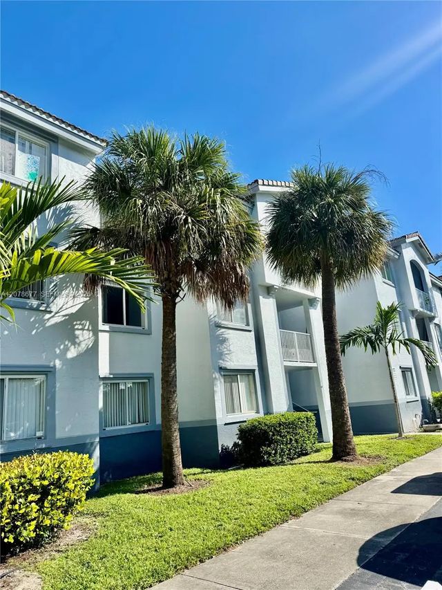 3 of 17 - 2640 S University Drive #113, Davie, FL