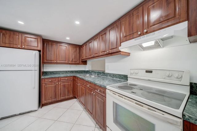 4 of 18 - 8420 Sw 133rd Ave Road #224, Miami, FL