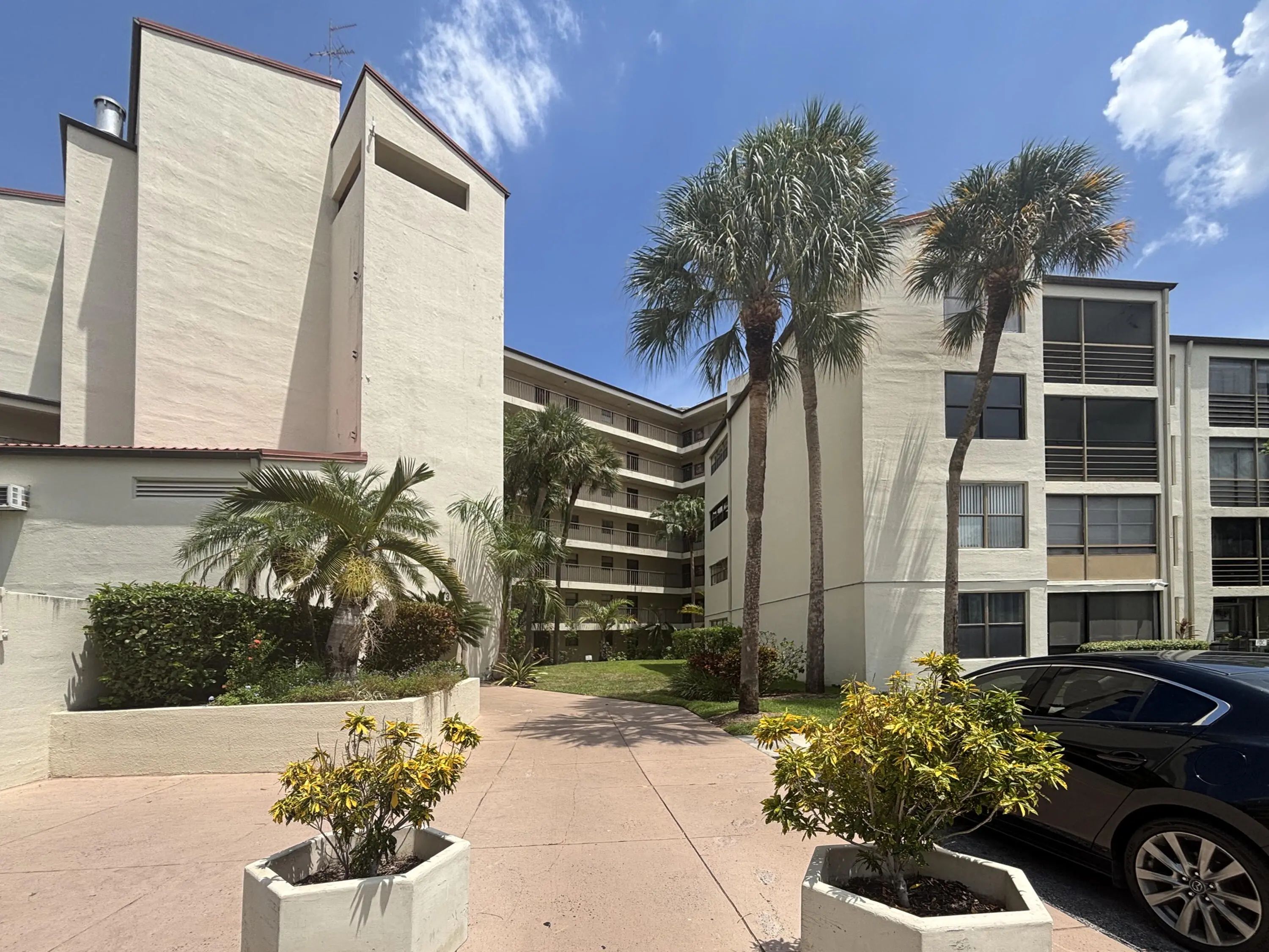 2306 S Cypress Bend Drive #420, Pompano Beach