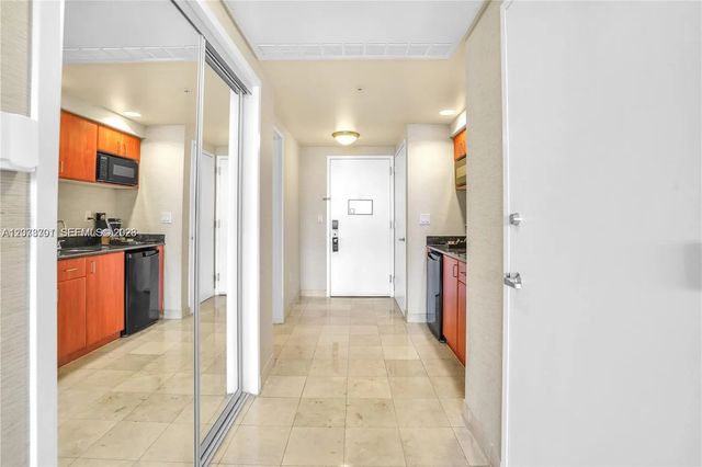 3 of 14 - 18001 Collins Avenue #917, Sunny Isles Beach, FL