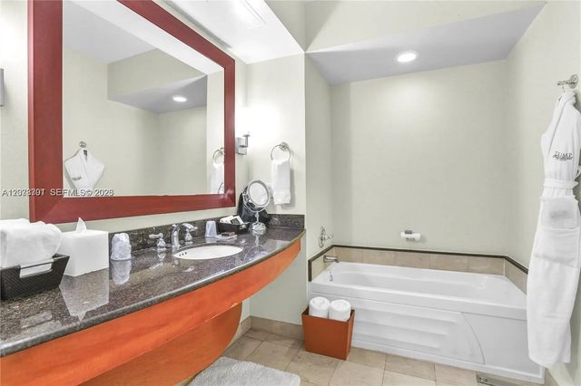 4 of 14 - 18001 Collins Avenue #917, Sunny Isles Beach, FL