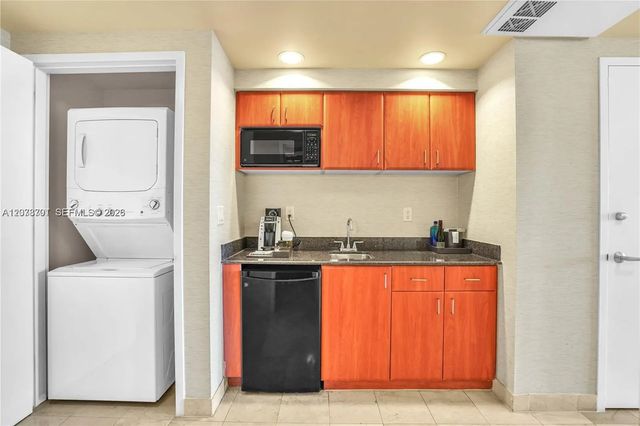 5 of 14 - 18001 Collins Avenue #917, Sunny Isles Beach, FL