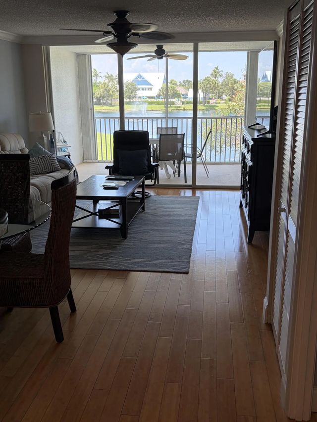 5 of 9 - 353 S Us Hwy 1 #d204, Jupiter, FL