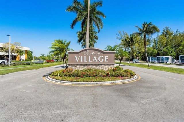 211 Greenbrier A #211, West Palm Beach