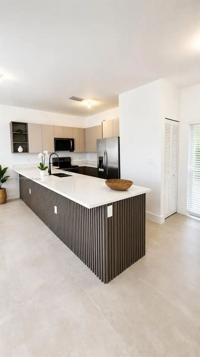 3 of 5 - 2788 Nw 9th Place, Fort Lauderdale, FL