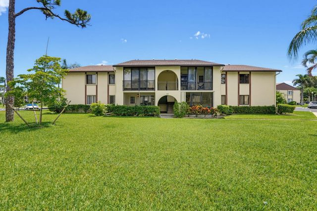 331 Knotty Pine  Circle #c-1, Greenacres